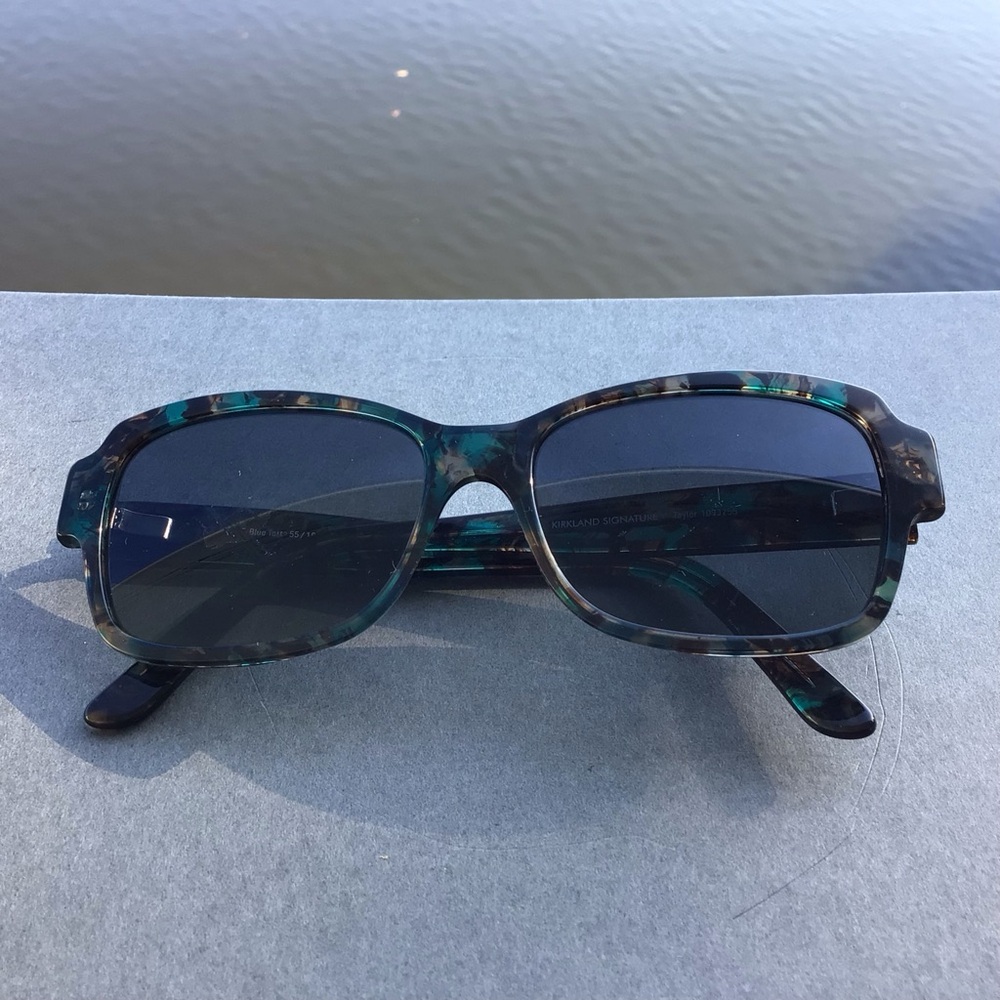 Kirkland Signature Taylor Teal Tortoise Sunglasses Made in Italy 1093255